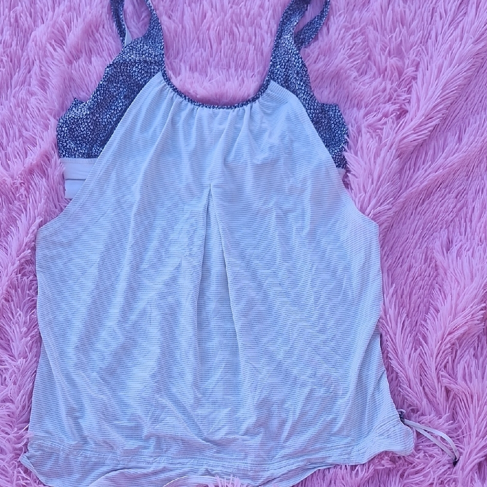 Lululemon Women's Blue and White Sleeveless Top